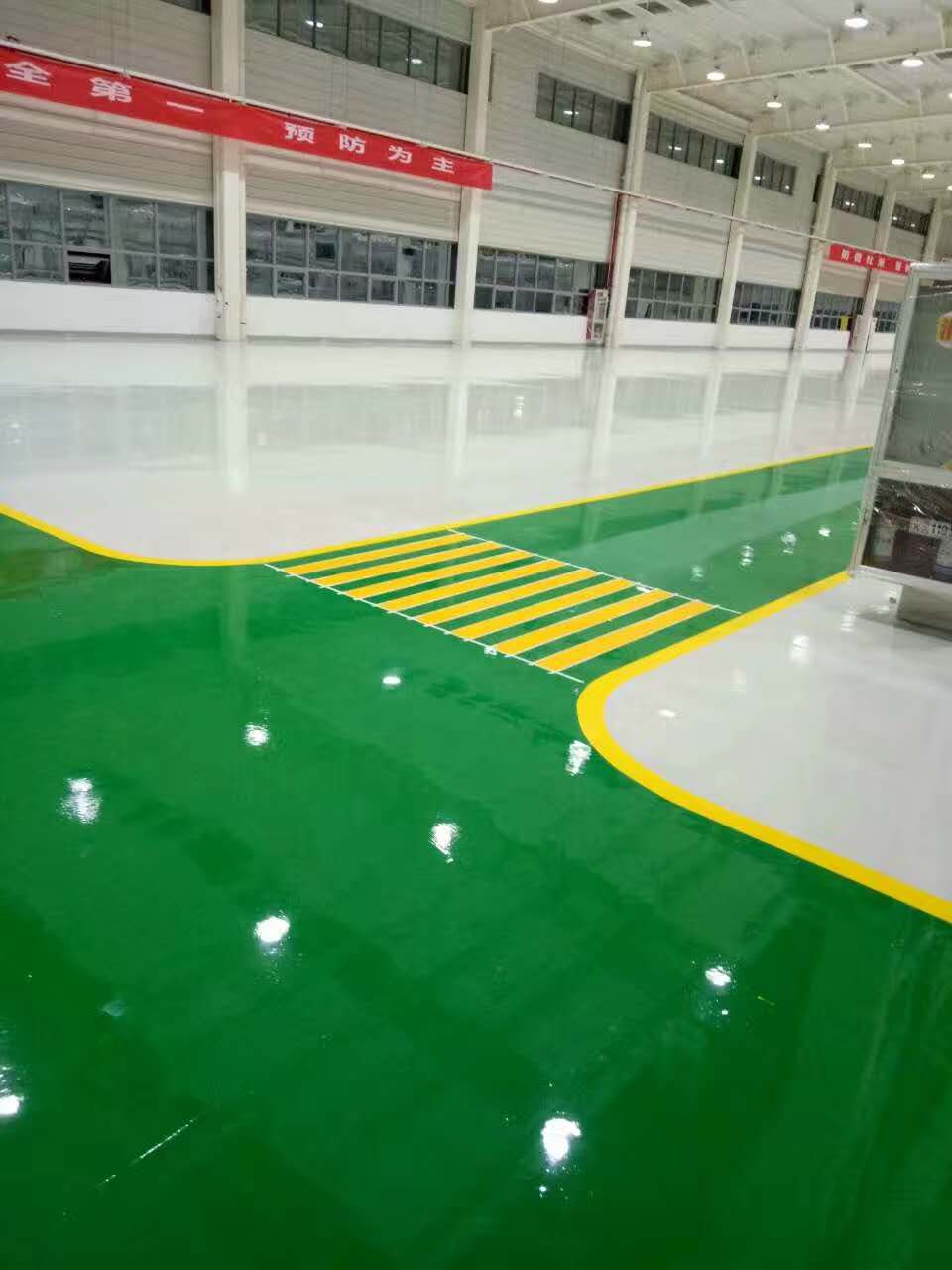 厂房地面环氧地坪漆如何延长使用寿命定期保养少不了